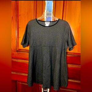 New Addition Maternity Striped Short Sleeve Top. Size Medium (Materinty)